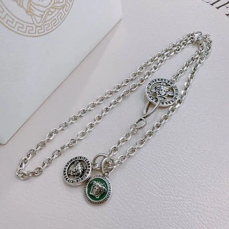 Versace necklace lyx211